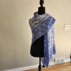 Stella & Dot Blue Patterned Women's Wrap with corner tassels